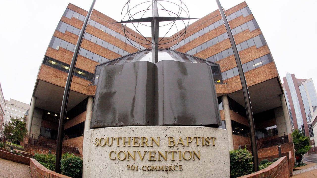 Southern Baptists shun church with female pastor, two others for defying sex abuse policy [Video]