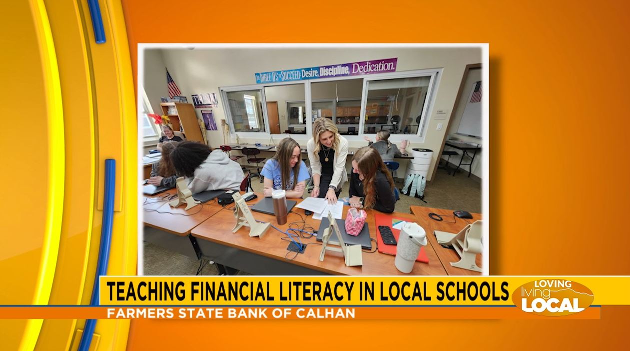 Farmers State Bank teaches financial literacy in school [Video]