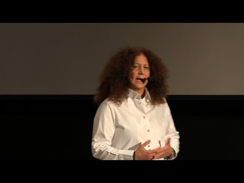 Why Dream BIG | Aline Kamakian | TEDxUSJ [Video]