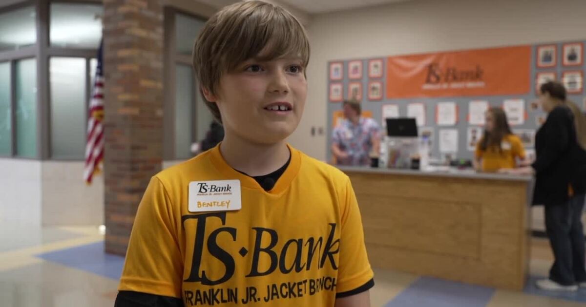 In-school banking fun opportunity for CB kids [Video]