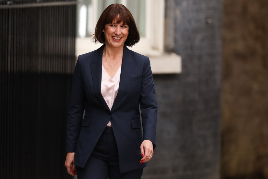 Rachel Reeves goes for growth as UKs first female chancellor [Video]