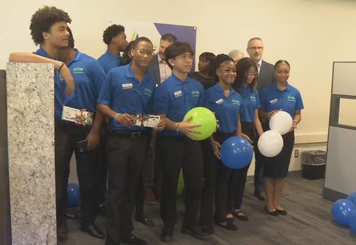 Riverside High students to learn money management, key financial skills with on-campus, student-run VyStar branch [Video]